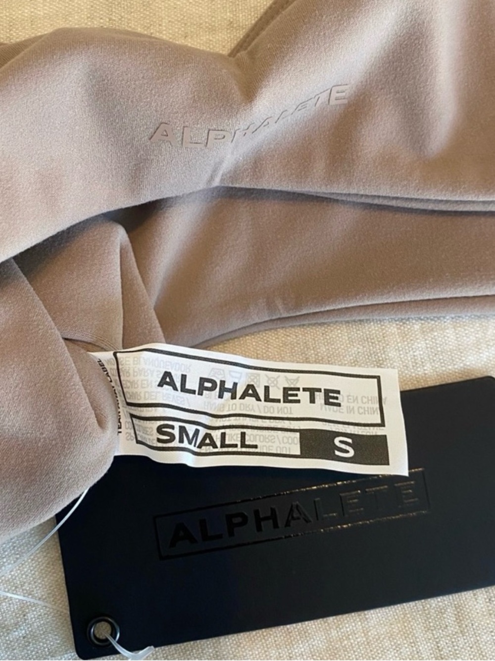 Alphalete Aura Bra in Taupe - Scoop Neck Seamless Sports Bra - Picture 6 of 7